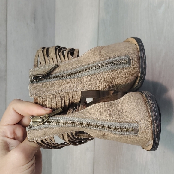 J.Shoes Estelle Gladiator Sandals Flats Side Zip shoes sz 7.5 - Picture 4 of 10